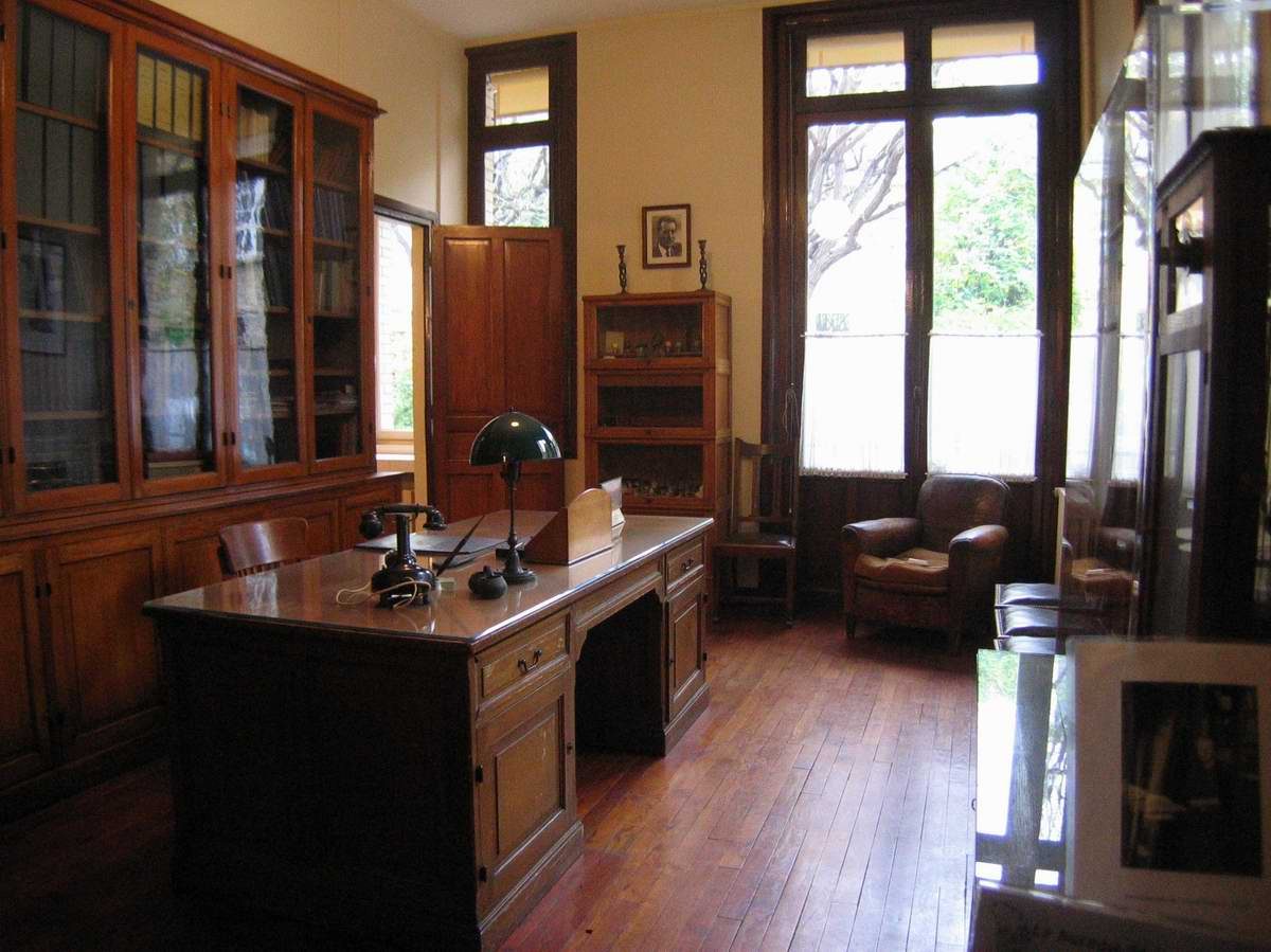 Curie Museum 3, Paris, France.jpg